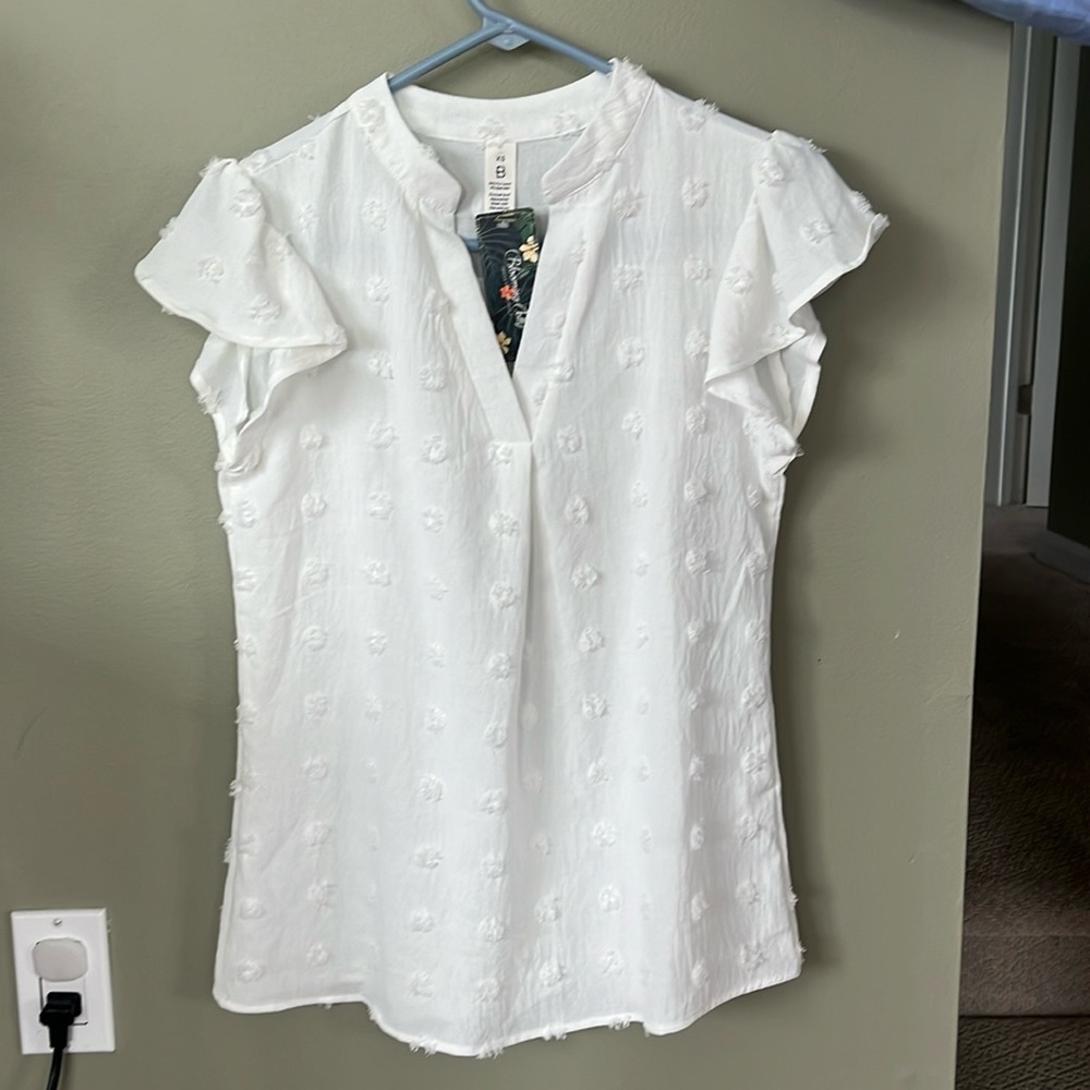 White Ruffled short-sleeve Blouse